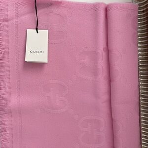 Brand new and authentic Gucci scarf